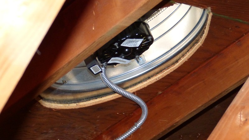 High heat buildup in unvented Florida attic